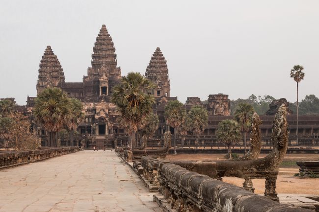 Overwhelming Angkor in SIEM REAP