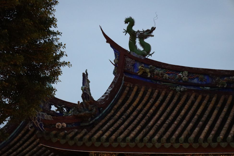 1 000 000 Adım？- Fil Dağı Yolunda Yürüyüş - Nöbetçi Değişimi ile Çan Kay-şek Anıtı - Konfüçyüs Tapınağı