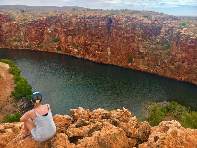 Yardie Creek Trail with a view into the gorge