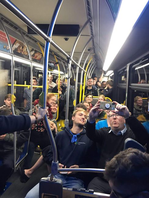 Bus-Selfie auf dem Weg zur Aftershow