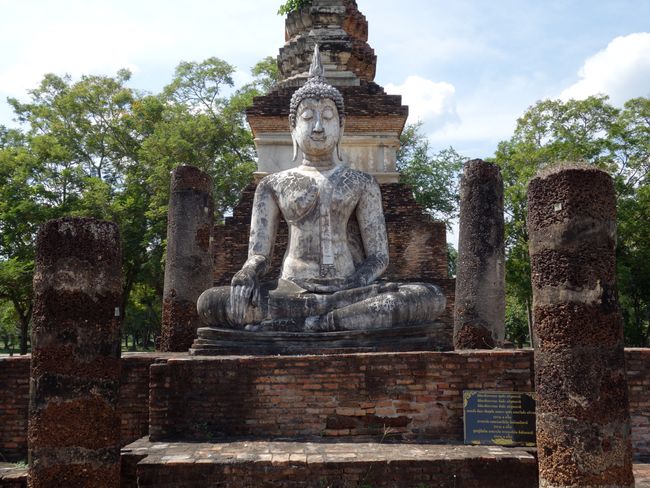 Buddha meditiert: Sukhothai, Wat Traphang Ngoen