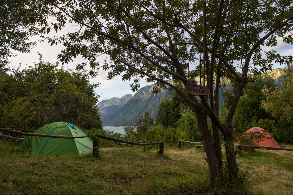 Campingplatz neben dem Refugio Notros mit Blick auf den Lago Tagua Tagua