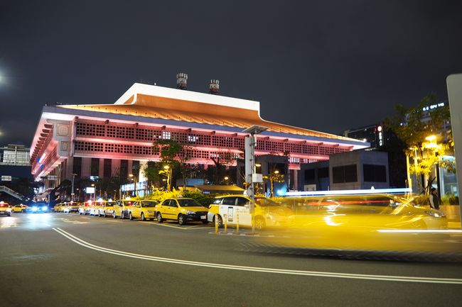 Taipeh Main Station bei Nacht 