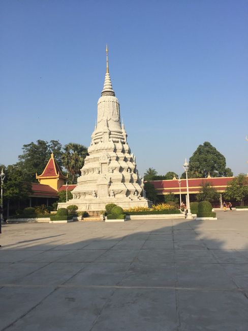 His Majesty King Ang Duong's Stupa