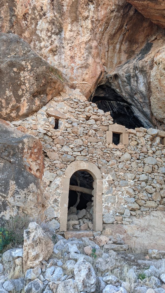 Tag 147 Kloster Kapsa- Alogara Cave