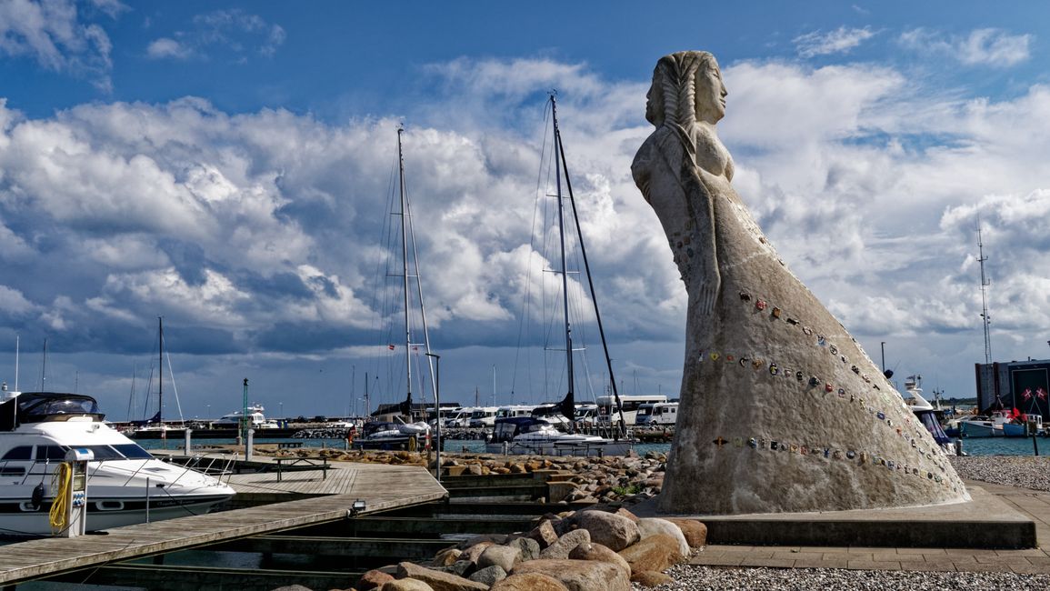 Fruen fra havet sculpture