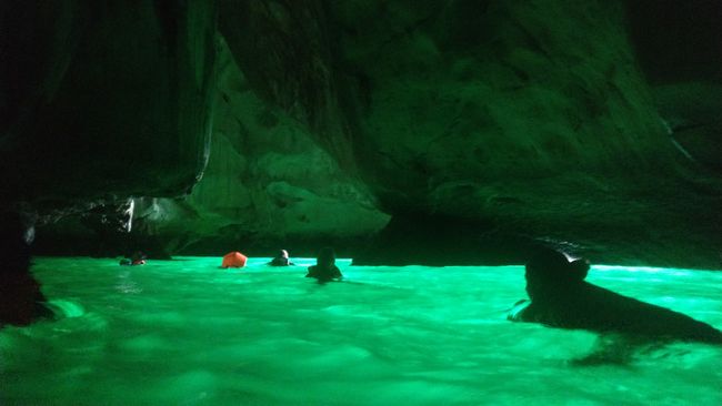 Das hell leuchtende Türkis - emerald