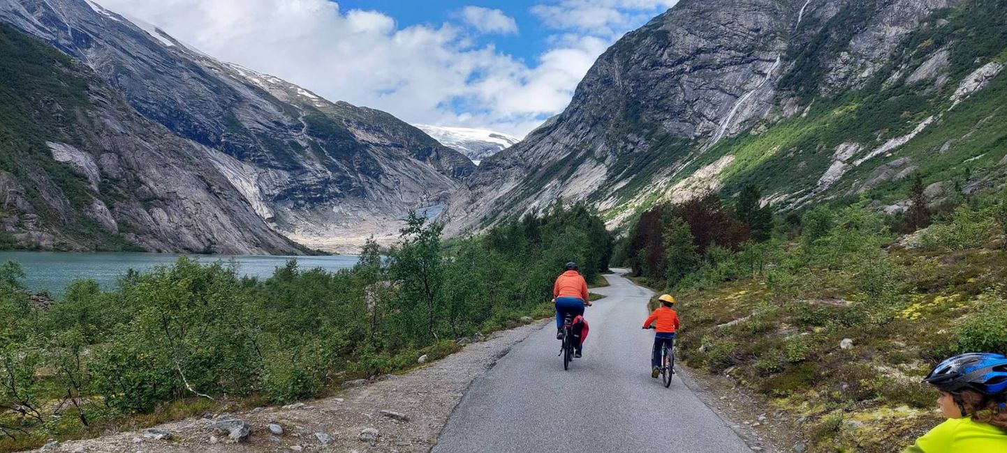 Glaciers with obstacles