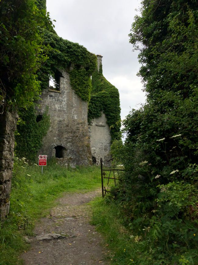 Manlo Castle