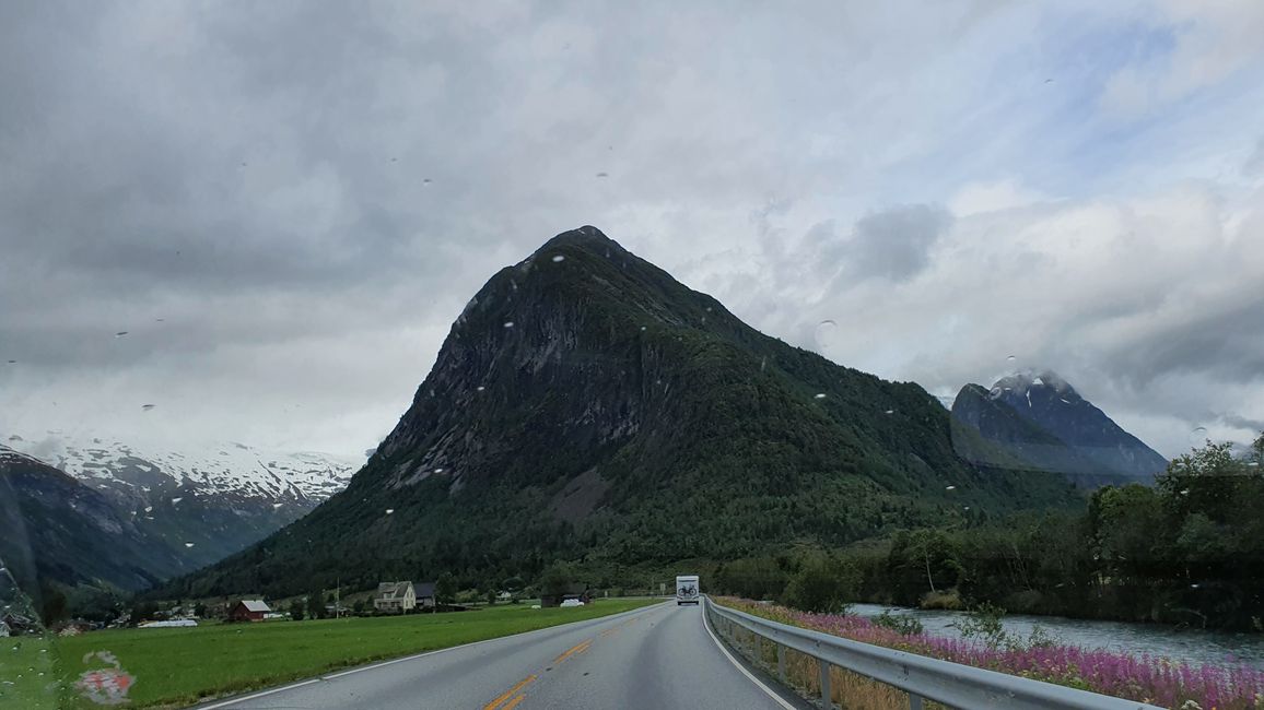 Mountains in Jølster