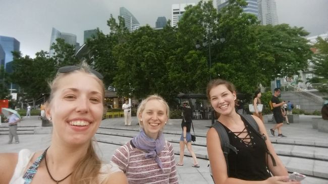 Exploring the city with some German girls