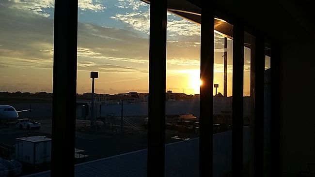 There are beautiful sunsets at the airport too 😋