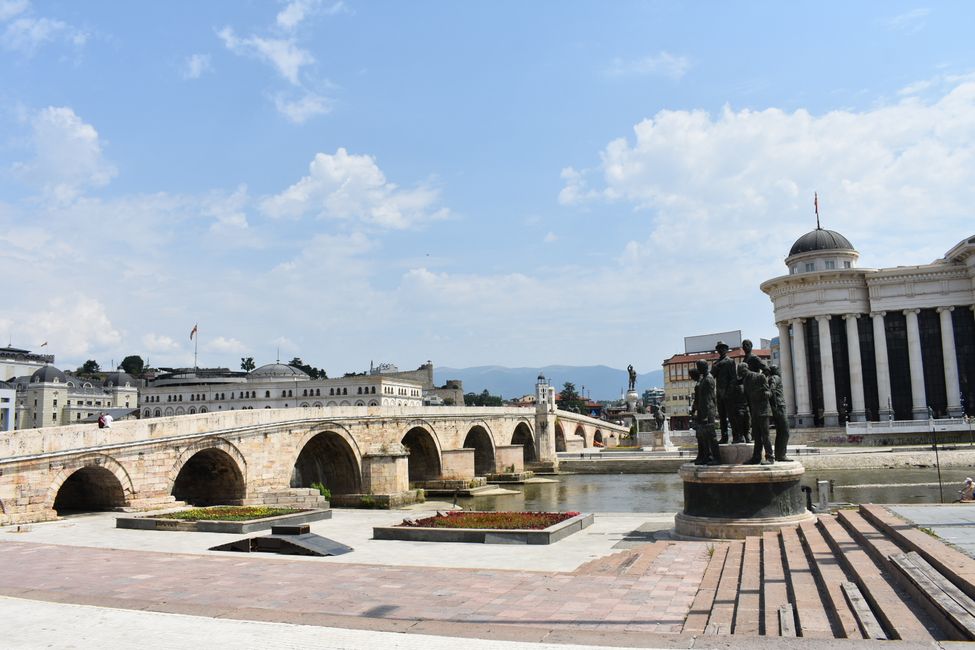 Skopje - la capital de moltes estàtues (15a parada)