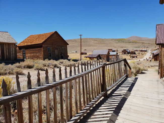 Ghost town Bodie and Mono Lake