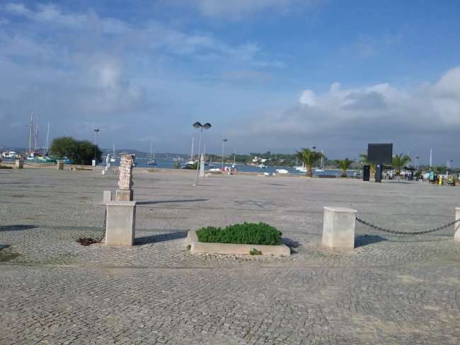 The square at the port of Alvor