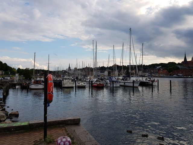 After a nice walk along the Flensburg Fjord and a delicious fish platter at 'Sprotte', I returned to the hotel to catch up on my blog.