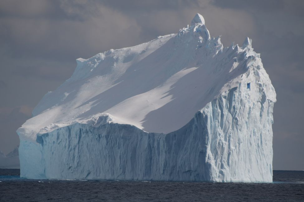 Antarctica - Bellingshausen Sea - Iceberg