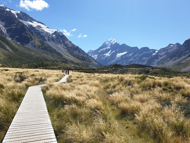 Hooker Valley Track to Mount Cook