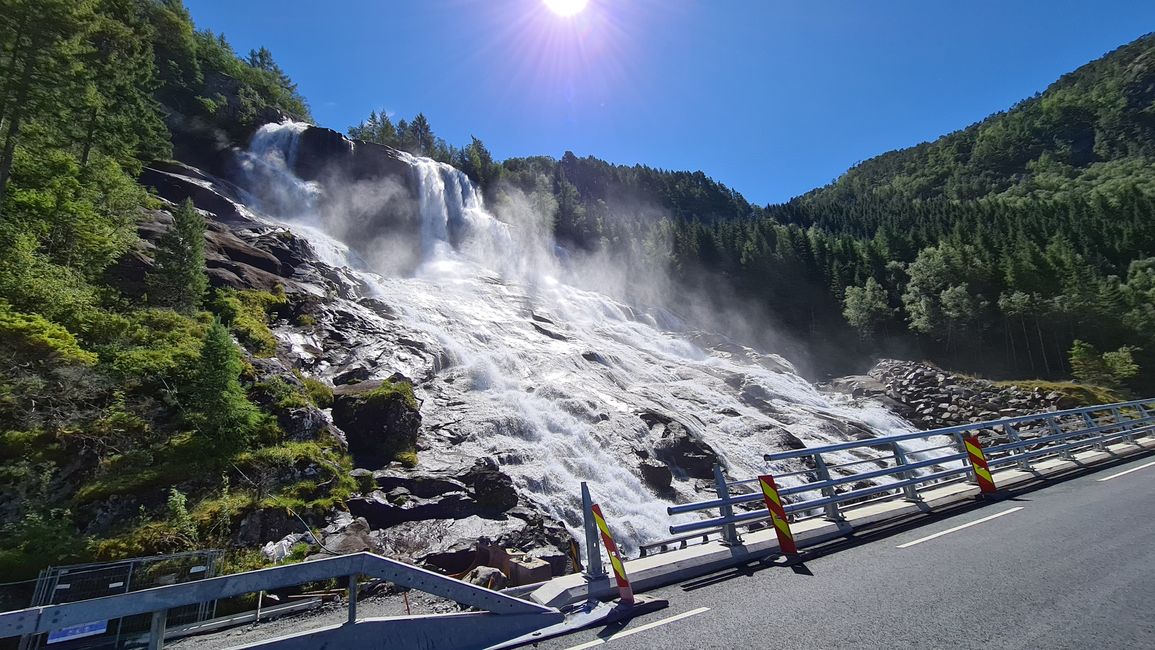 Furebergsfossen waterfall
