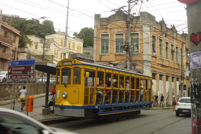 Streetcar called Bonde. Electrified in 1896.