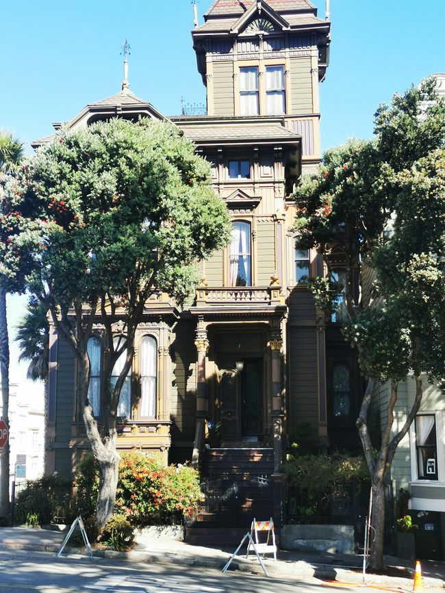 a normal house in San Francisco
