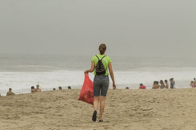 Limpieza de playas - Everywhere plastic!