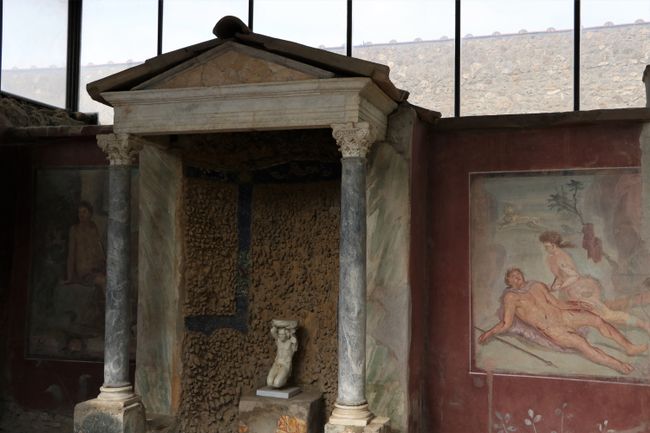 Fresken zieren die Wände der edlen Villa