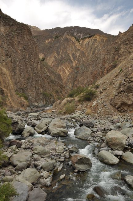 Into a side valley of the Colca Canyon