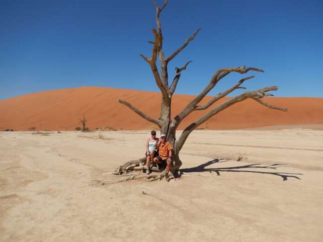 Namibia / Wüstenwanderung in Sossosvlei