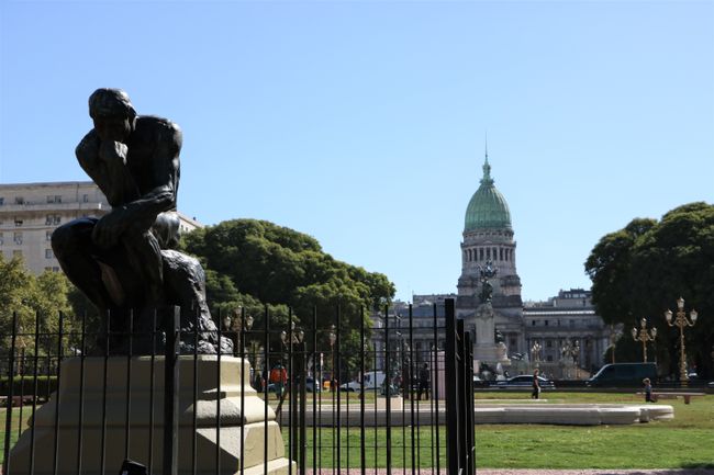 "Der Denker" von Rodin auf der Plaza del Congreso