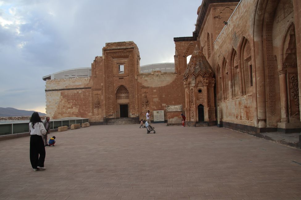 Day 14 - September 17, 2023 Descent from Camp 1 to Dogubeyazit and visit to the Pasha Palace