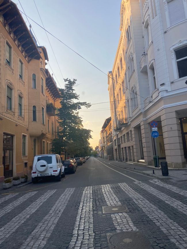 Sonnenuntergang in den Straßen von Oradea