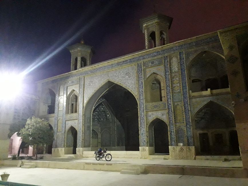 Moped vor Moschee