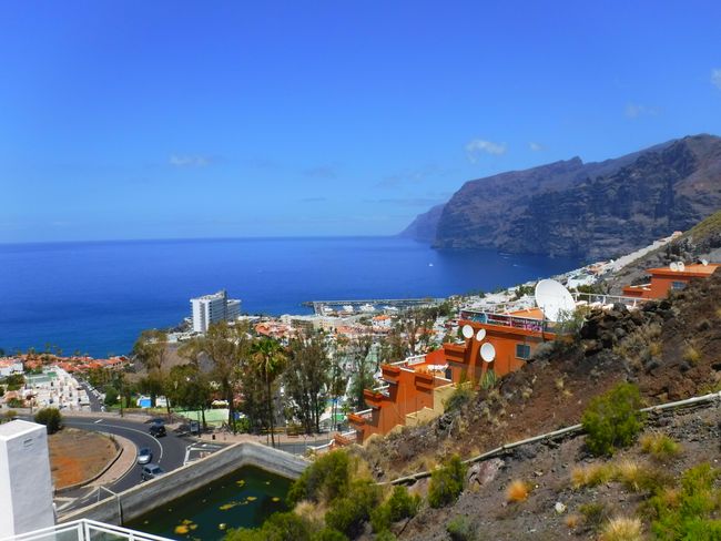 Los Gigantes from the tourist viewpoint