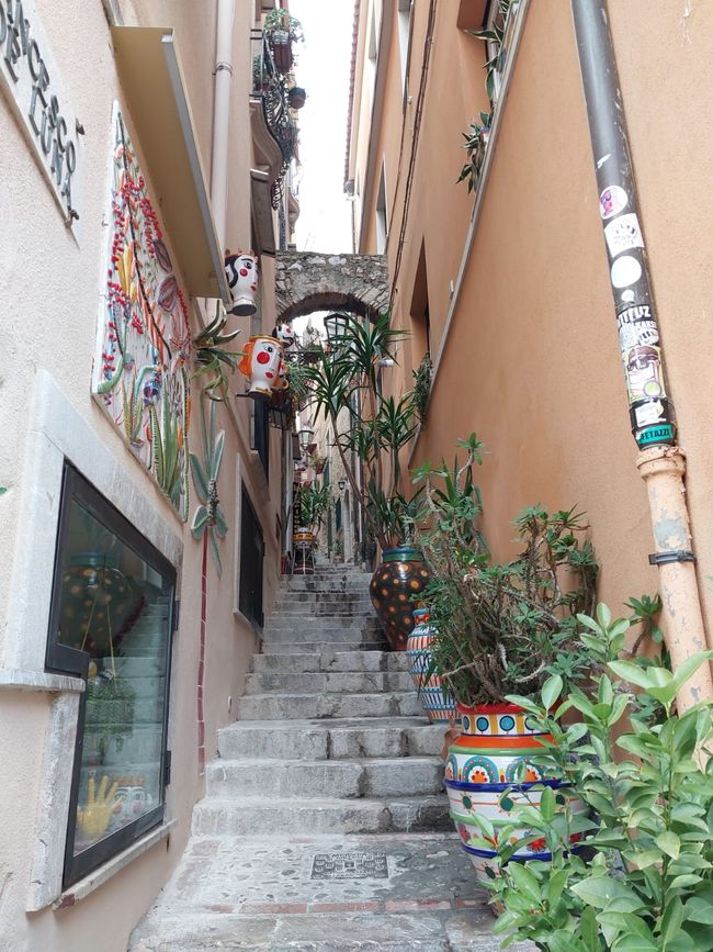 Walk through Taormina