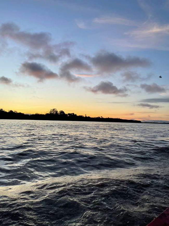 Sonnenuntergang am Amazonas