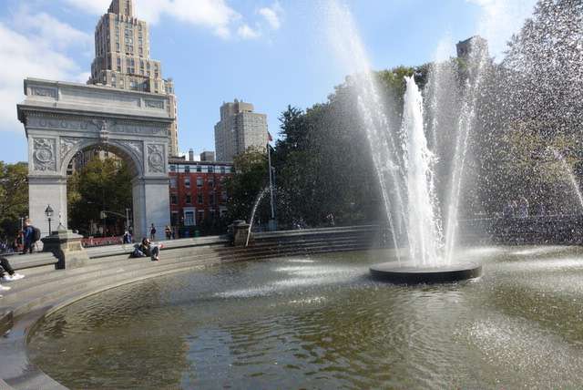 Triumph Arch and Fountain in Washington Square Park