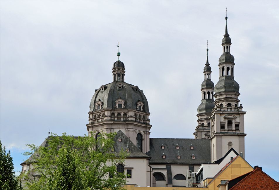 The Church of St. Michael, which is almost hidden behind the Neubaukirche.