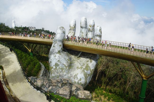 Hue - the Imperial City / Ba Na Hills and the Golden Bridge