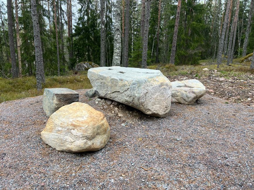 Plötzlich kam ich an eine Stelle mit solch runden Steinen. 