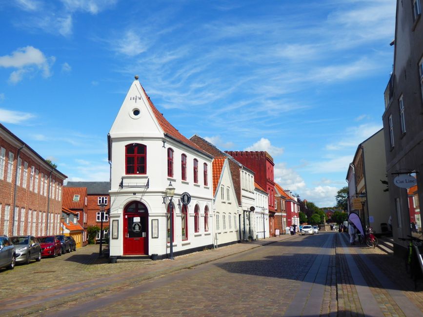Ribe - the oldest city in Denmark & Smørrebrød in the sun