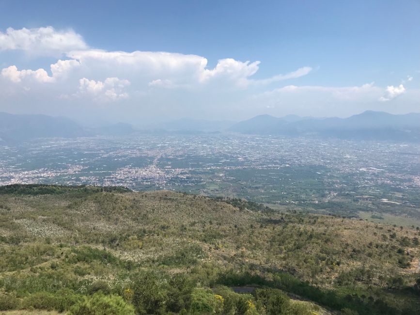 Fahrt Richtung Napoli mit Wanderung zum Vesuv