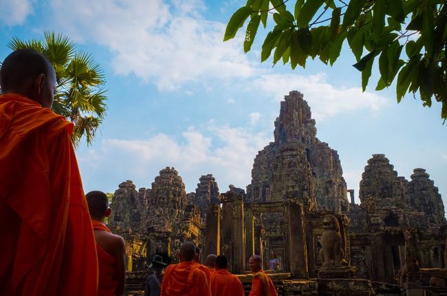Während die meisten anderen Tempel von Angkor hinduistischen Gottheiten gewidmet wurden, wurden der Bayon-Tempel bereits als buddhistischer Tempel errichtet.