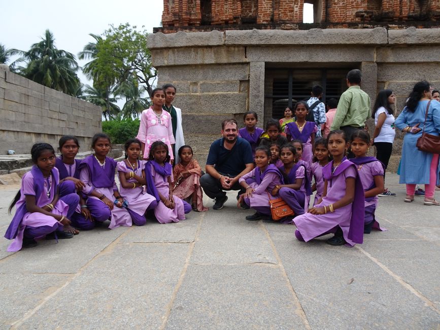 Foto mit der indischen Mädchen-Klasse