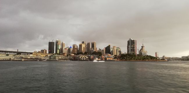 Skyline Sydney vom Boot aus
