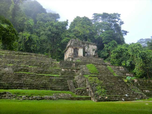 Palenque - on the trail of the Maya