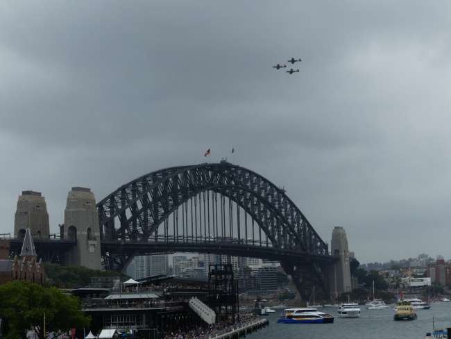 Harbour Bridge mit Flugzeugen