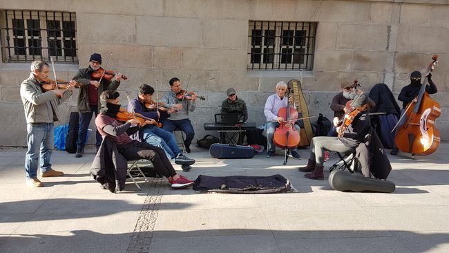 Spanien - Madrid: Ein Ensemble spielt Pachelbel