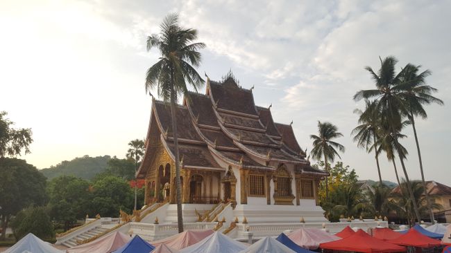 Am letzten Tag in Luang Prabang sahen wir uns dann noch den ein oder anderen Tempel,....