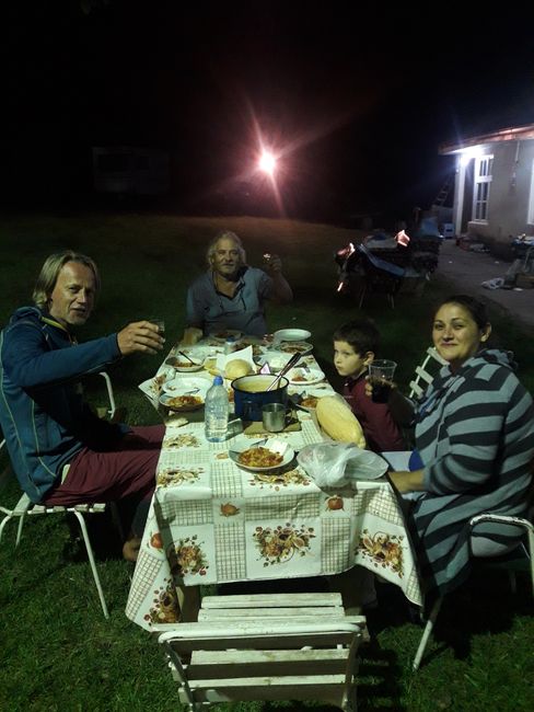 Gemeinsames Abendessen mit der einer 4 Generationen Familie 